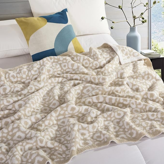 Elegant Comfort Leopard Throw Blanket, Beige Super Soft Cozy Fluffy Warm Throw Blankets for Couch, Sofa, Chair, Bed, Camping, Picnic, Travel Lightweight Bed Blanket (50" x 70")