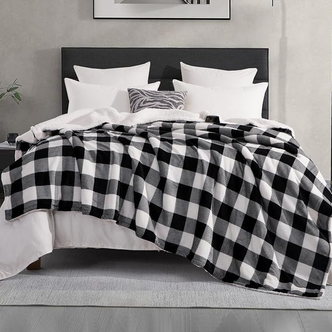 Elegant Comfort Ultra Soft Reversible Buffalo Plaid Flannel Sherpa Blanket - Cozy Silky Checkered Fleece Throw for Couch, Bed - Plush Fuzzy Warm Winter Blanket for Gift, Full, Black
