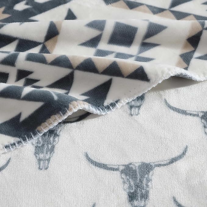 Wrangler - King Size Blanket, Super Soft Reversible Bedding, Throw Blanket for Bed or Couch, Oversized Bedding for Year Round Comfort (Dakota Grey)