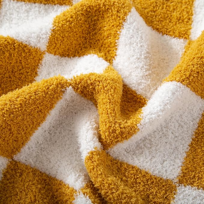 Elegant Comfort Checkered Throw Blanket, Gold Super Soft Cozy Fluffy Warm Throw Blankets for Couch, Sofa, Chair, Bed, Camping, Picnic, Travel Lightweight Bed Blanket (50" x 70")