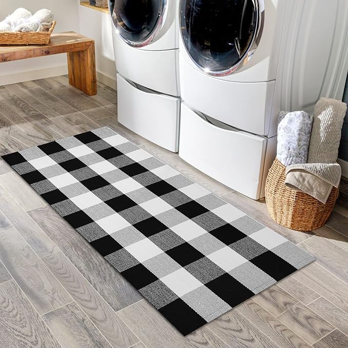 IOHOUZE Buffalo Plaid Checkered Rug 2x4.3 Ft Front Door Mats, Washable Area Rugs for Front Porch Decor, Spring Summer Welcome Mats Outdoor, Black White Rug for Farmhouse/Entryway/Home Entrance