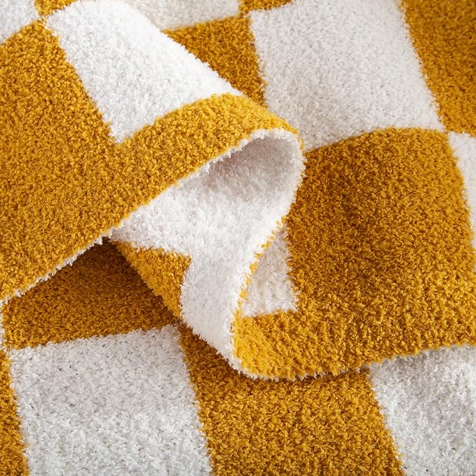 Elegant Comfort Checkered Throw Blanket, Gold Super Soft Cozy Fluffy Warm Throw Blankets for Couch, Sofa, Chair, Bed, Camping, Picnic, Travel Lightweight Bed Blanket (50" x 70")