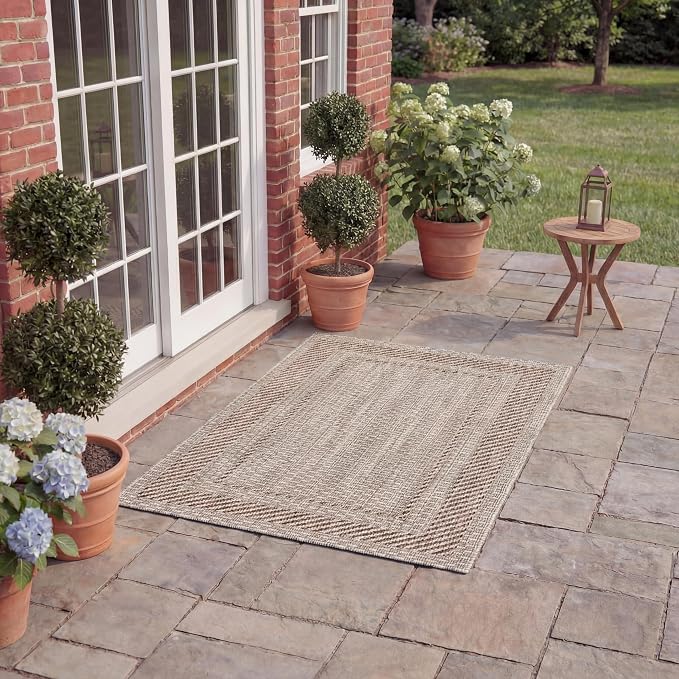 SAFAVIEH Courtyard Outdoor Accent Rug 2'3"x4', Beige & Brown CY8477-36312