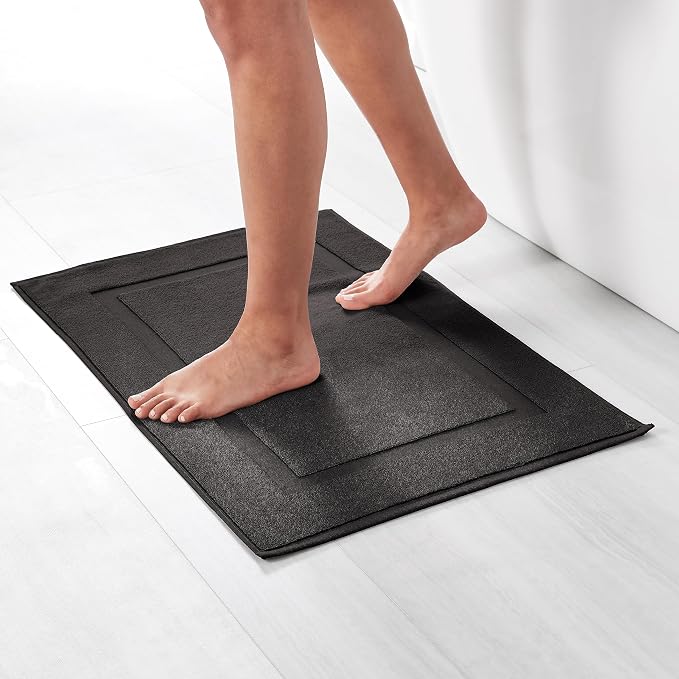 Amazon Basics Banded 100% Cotton Machine Washable Bathroom Bath Rug Mat, 31" x 20", Black (Pack of 2)