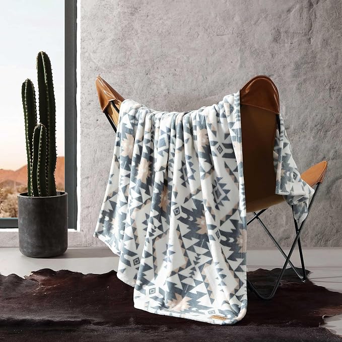 Wrangler - Blanket, Super Soft Sherpa Bedding, Yellowstone Inspired Throw Blanket for Couch or Bed (Dakota Grey, 50" x 60")