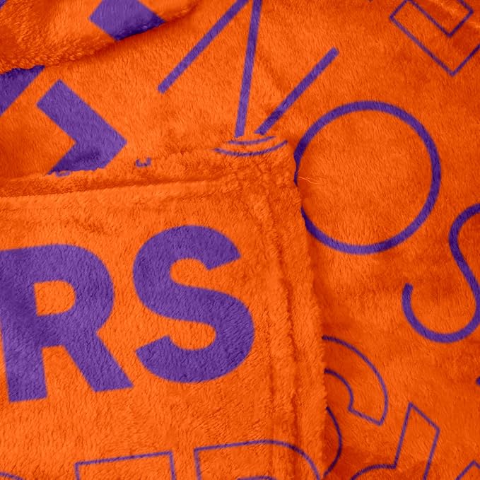 Logo Brands NCAA Classic Fleece Throw Blanket -50” x 60” Ultra-Soft Game Day Blanket with Bold Team Colors & Logo – Cozy College Team Bedding for Fans & Alumni