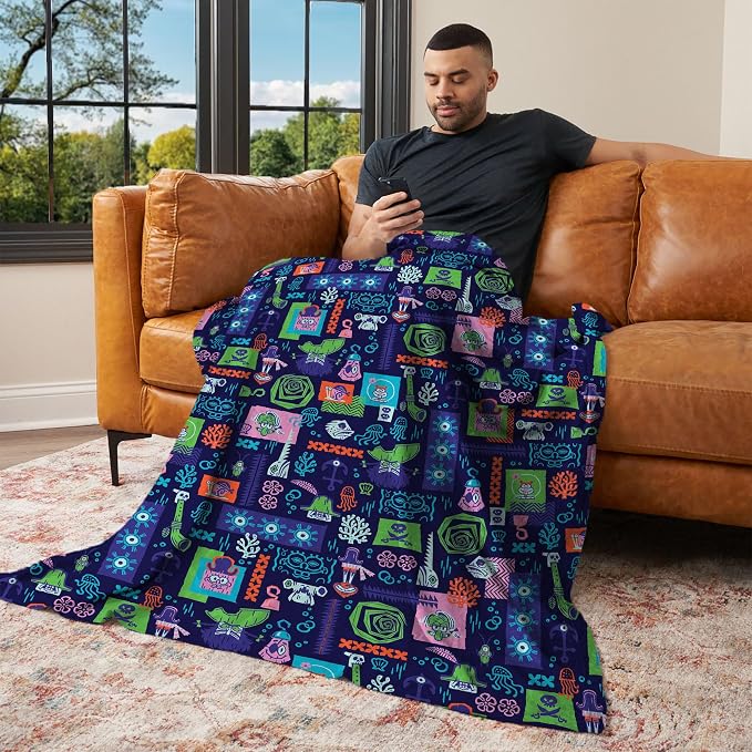Spongebob Squarepants Reef Pattern Silk Touch Throw Blanket, Soft Plush Bed & Couch Cover, 50 x 60 Inches