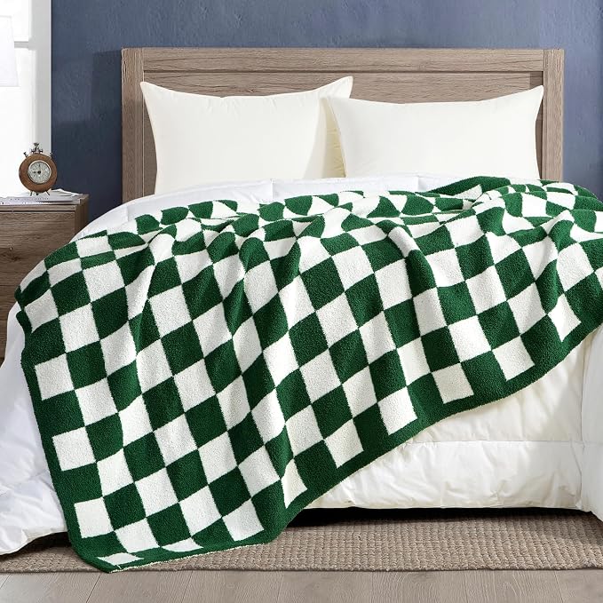 Elegant Comfort Checkered Throw Blanket, Hunter Green Super Soft Cozy Fluffy Warm Throw Blankets for Couch, Sofa, Chair, Bed, Camping, Picnic, Travel Lightweight Bed Blanket (50" x 70")