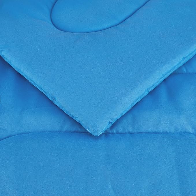 Amazon Basics 5-Piece Microfiber Kid's Bed-in-a-Bag Bedding Set, Twin, Blue, Solid