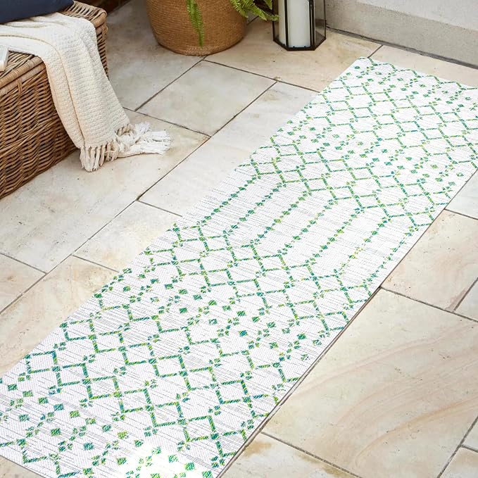 JONATHAN Y Moroccan Geometric Indoor Outdoor Runner Rug 2X8 Green/Ivory, Ourika Textured Weave for Backyard, Patio, Porch, Easy-Cleaning, High Traffic, Pet-Friendly, Non-Shedding (SMB108R-28)