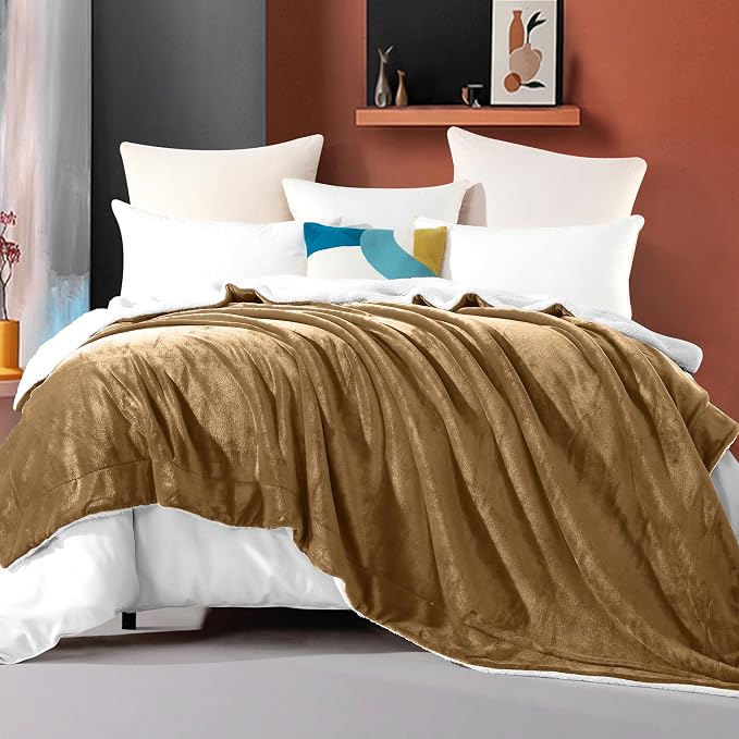Elegant Comfort Ultra Soft Reversible Flannel Sherpa Blanket - Cozy Silky Fleece Throw for Couch, Bed - Plush Fuzzy Warm Winter Blanket for Gift, King, Taupe
