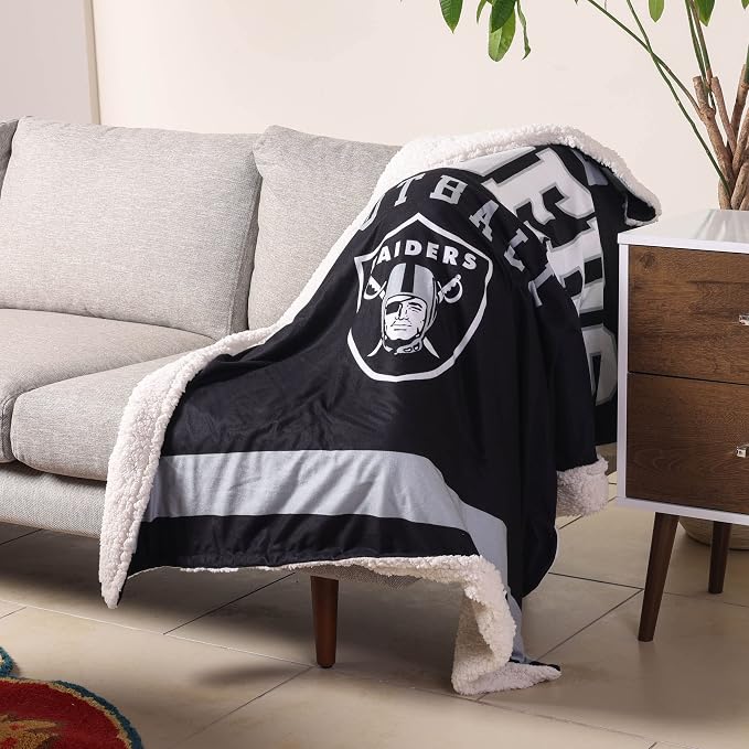 FOCO NFL Unisex-Adult NFL Team Logo Property 60" x 50" Sherpa Plush Throw Blanket