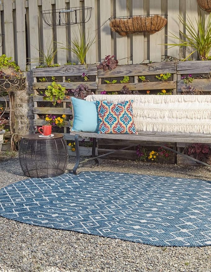 Unique Loom Outdoor Trellis Collection Area Rug - Tribal Trellis (7' 10" x 10' Oval, Blue/ Ivory)