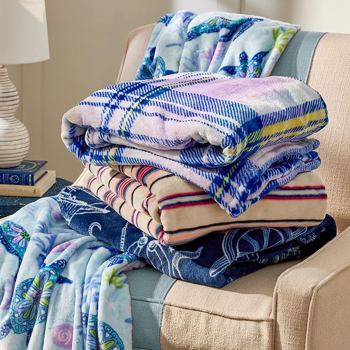 Vera Bradley Women's Fleece Throw Blanket – Soft Plush Blanket for Couch, Bedroom & Home Décor