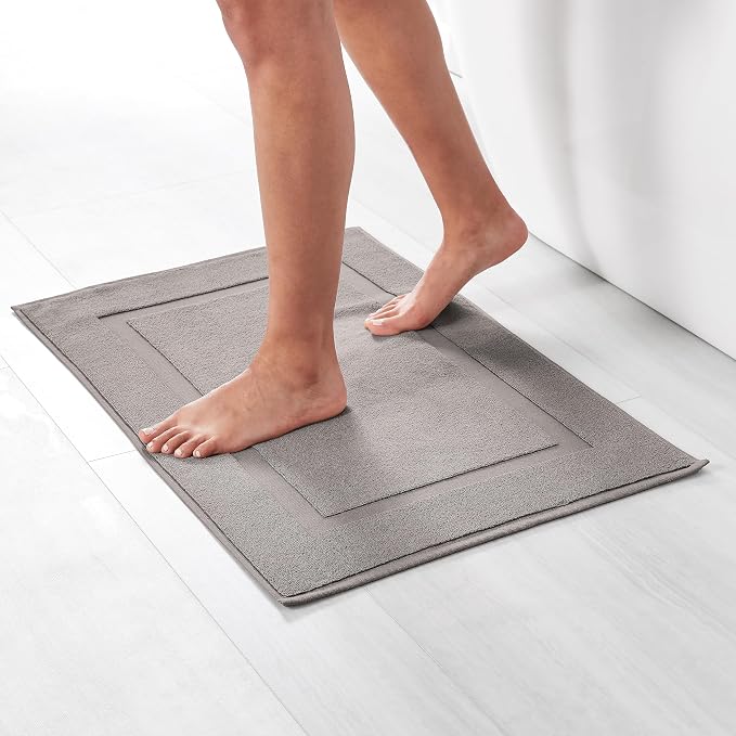 Amazon Basics Banded Bathroom Bath Rug Mat, Machine Washable, 100% Cotton, 31" x 20", Powder Gray (Pack of 2)