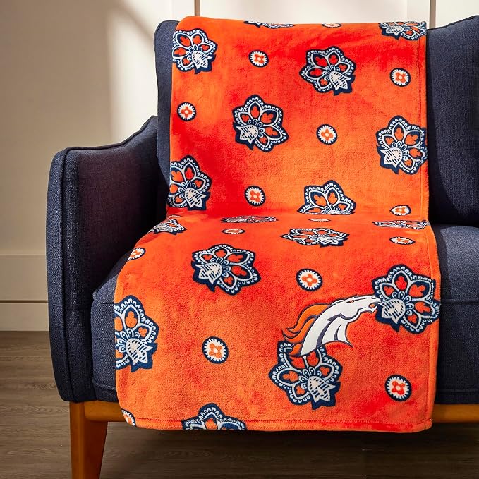 Vera Bradley Women's Fleece NFL Oversized Throw Blanket (Multiple Teams Available), Denverbroncosonorange/Navybandana, One Size