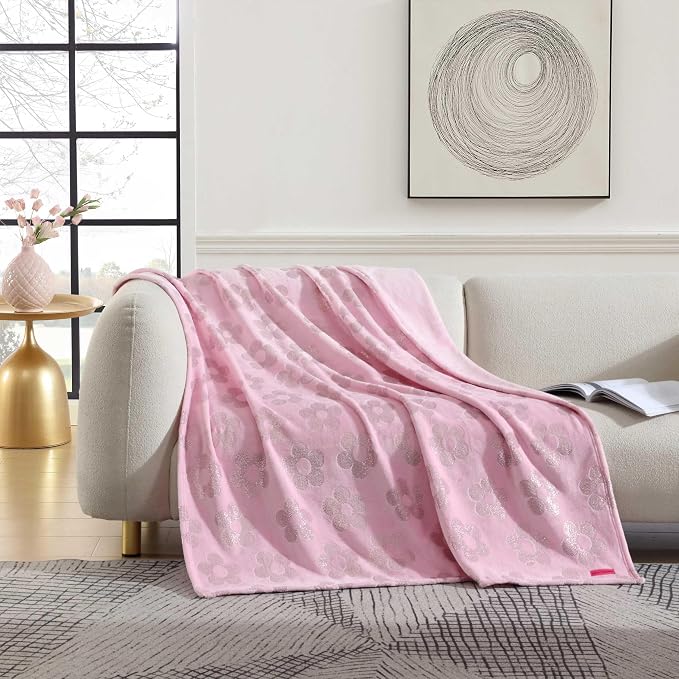 Betsey Johnson - Blanket, Buttery-Soft Throw Blanket for Couch or Bed, Boldly Plush & Oversized Bedding (Retro Daisy Pink, 50" x 70")