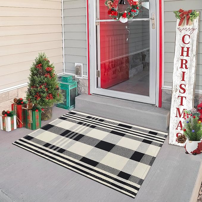 Buffalo Plaid Outdoor Rug 2x3 Check Black and Off White Grid Front Porch Door Mats Checkered Rug Washable Indoor Outdoor Rug Layered Area Rug for Entryway Farmhouse Decor Carpet