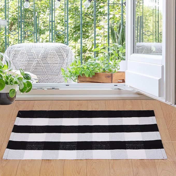 uxcell Buffalo Check Rug,Plaid Outdoor Rug,Layered Door Mat,Cotton Gingham Rugs,Floor Mat for Front Porch/Runner/Bedroom/Kitchen/Farmhouse 35"x24" Black & White