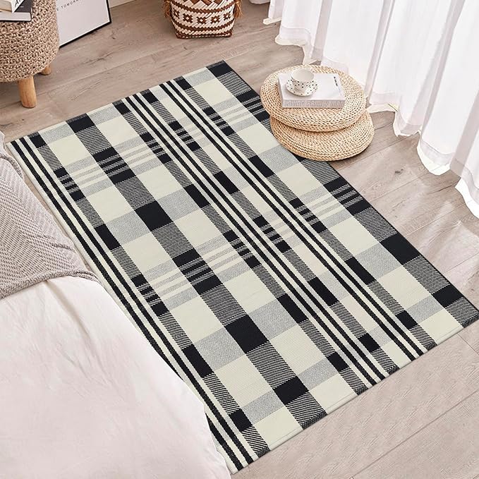 Buffalo Plaid Rug 3x5 Cotton Woven Buffalo Check Area Rug Black and Off White Front Porch Doormat Checkered Outdoor Carpet Washable Indoor Outdoor Layered Door Mats for Entryway Kitchen Farmhouse
