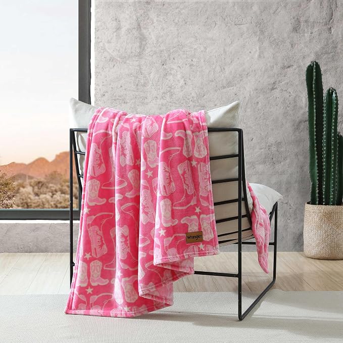 Wrangler - Plush Fleece Throw Blanket, Super Soft Bedding, Yellowstone-Inspired, Dorm Room Essentials, 50x60, Knockin Boots Pink
