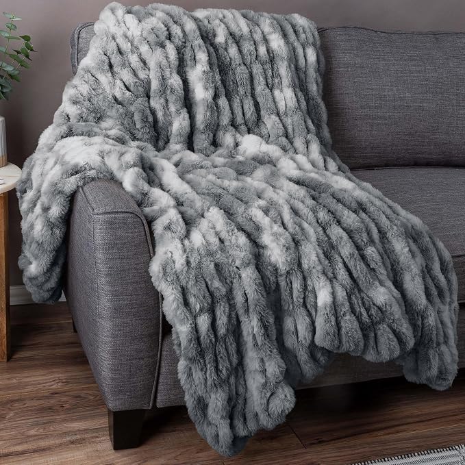 Lavish Home Oversized Ruched Faux Fur Blanket - 60x80-Inch Plush Polyester Faux Fur Queen-Size Throw for Sofas and Beds - Luxurious Bedding (Silver)