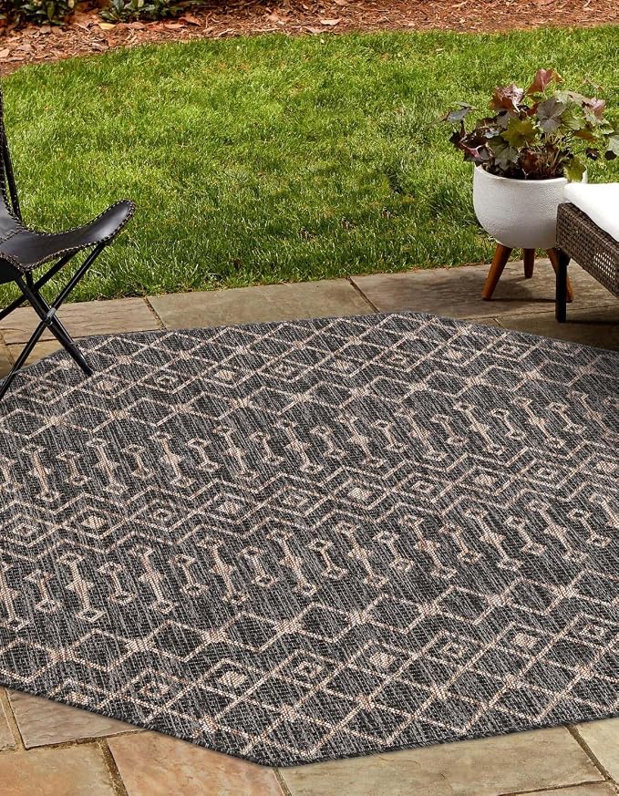 Unique Loom Outdoor Trellis Collection Area Rug - Tribal Trellis (5' 3" Octagon, Charcoal Gray/ Natural)