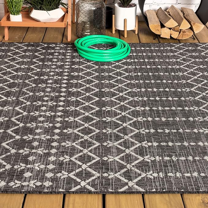 JONATHAN Y Moroccan Geometric Indoor Outdoor Area Rug 5X8 Black/Gray, Ourika Textured Weave for Backyard, Patio, Porch, Easy-Cleaning, High Traffic, Pet-Friendly, Non-Shedding (SMB108F-5)