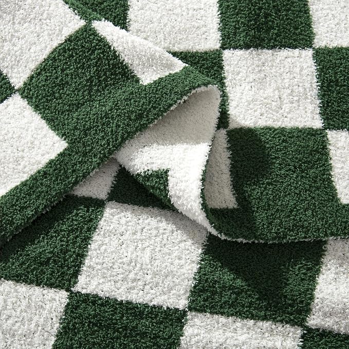 Elegant Comfort Checkered Throw Blanket, Hunter Green Super Soft Cozy Fluffy Warm Throw Blankets for Couch, Sofa, Chair, Bed, Camping, Picnic, Travel Lightweight Bed Blanket (50" x 70")