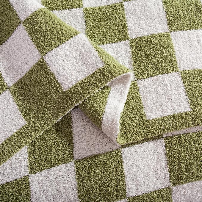 Elegant Comfort Checkered Throw Blanket, Sage Green Super Soft Cozy Fluffy Warm Throw Blankets for Couch, Sofa, Chair, Bed, Camping, Picnic, Travel Lightweight Bed Blanket (50" x 70")