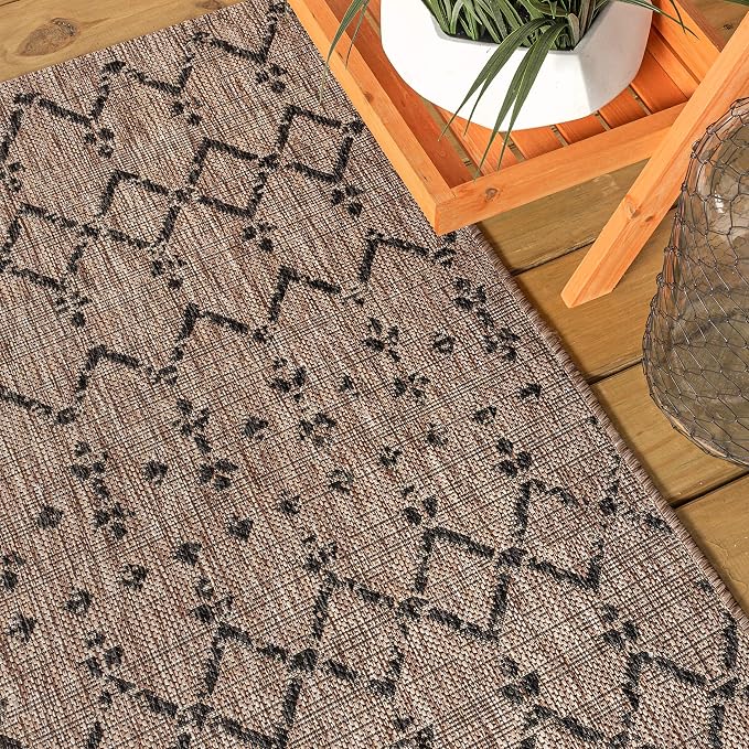 JONATHAN Y Moroccan Geometric Indoor Outdoor Runner Rug 2X8 Natural/Black, Ourika Textured Weave for Backyard, Patio, Porch, Easy-Cleaning, High Traffic, Pet-Friendly, Non-Shedding (SMB108D-28)