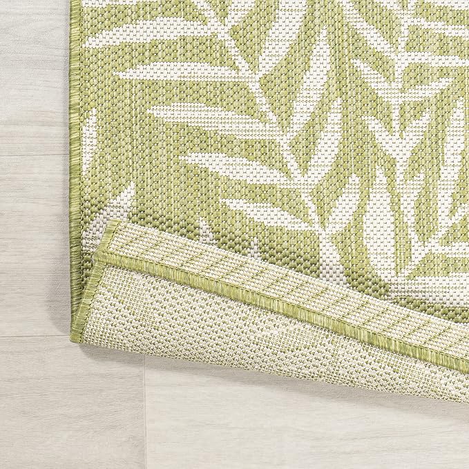 JONATHAN Y Palm Frond Indoor Outdoor Area Rug 4X6 Green/Cream, Nevis for Backyard, Patio, Porch, Easy-Cleaning, High Traffic, Pet-Friendly, Non-Shedding (SMB119D-4)