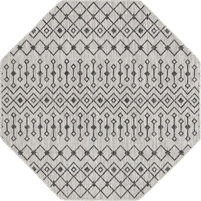 Unique Loom Outdoor Trellis Collection Area Rug - Tribal Trellis (5' 3" Octagon, Gray/ Black)