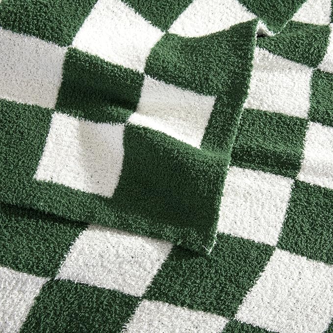 Elegant Comfort Checkered Throw Blanket, Hunter Green Super Soft Cozy Fluffy Warm Throw Blankets for Couch, Sofa, Chair, Bed, Camping, Picnic, Travel Lightweight Bed Blanket (50" x 70")