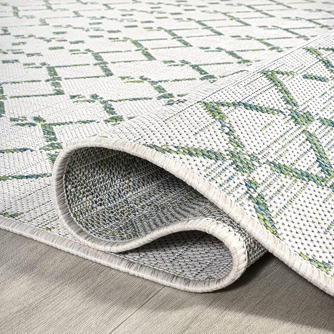 JONATHAN Y Moroccan Geometric Indoor Outdoor Area Rug 4X6 Green/Ivory, Ourika Textured Weave for Backyard, Patio, Porch, Easy-Cleaning, High Traffic, Pet-Friendly, Non-Shedding (SMB108R-4)
