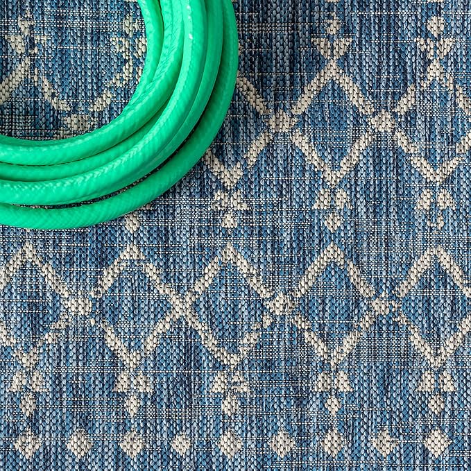 JONATHAN Y Moroccan Geometric Indoor Outdoor Round Area Rug 3 Ft Navy/Light Gray, Ourika Textured Weave for Backyard, Patio, Porch, Easy-Cleaning, High Traffic, Pet-Friendly, Non-Shedding SMB108B-3R