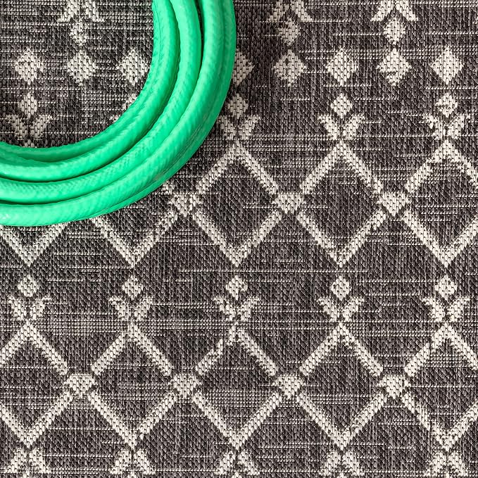 JONATHAN Y Moroccan Geometric Indoor Outdoor Round Area Rug 5 Ft Black/Gray, Ourika Textured Weave for Backyard, Patio, Porch, Easy-Cleaning, High Traffic, Pet-Friendly, Non-Shedding (SMB108F-5R)