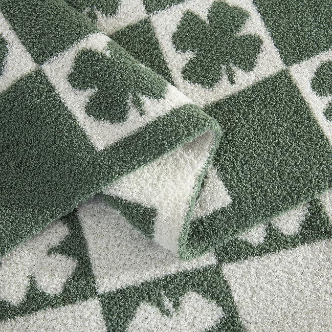 Elegant Comfort St Patrick's Day Throw Blanket, Green Plaid Clover Super Soft Cozy Fluffy Warm Throw Blankets for Couch, Sofa, Chair, Bed, Camping, Picnic, Travel Lightweight Bed Blanket (50" x 70")