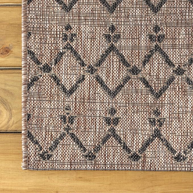 JONATHAN Y Moroccan Geometric Indoor Outdoor Square Area Rug 5X5 Natural/Black, Ourika Textured Weave for Backyard, Patio, Porch, Easy-Cleaning, High Traffic Pet-Friendly, Non-Shedding SMB108D-5SQ