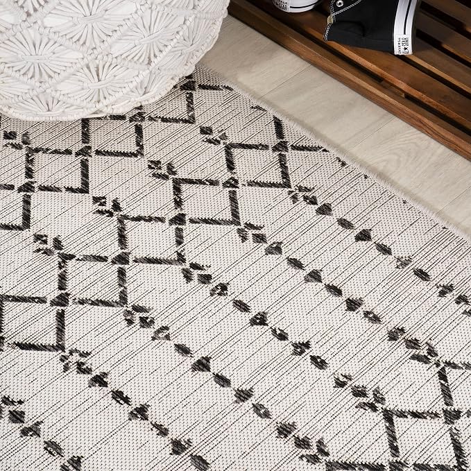 JONATHAN Y Moroccan Geometric Indoor Outdoor Square Area Rug 6X6 Cream/Black, Ourika Textured Weave for Backyard, Patio, Porch, Easy-Cleaning, High Traffic, Pet-Friendly, Non-Shedding (SMB108I-6SQ)